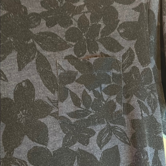 Old Navy Blue and Black Short Sleeve Tee with Geometric Pattern - Picture 11 of 12